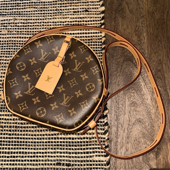 Authentic Louis Vuitton Boite Chapeau Souple MM Monogram Canvas LV Crossbody Bag - Picture 1 of 9